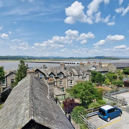 Carr Garth * Arnside